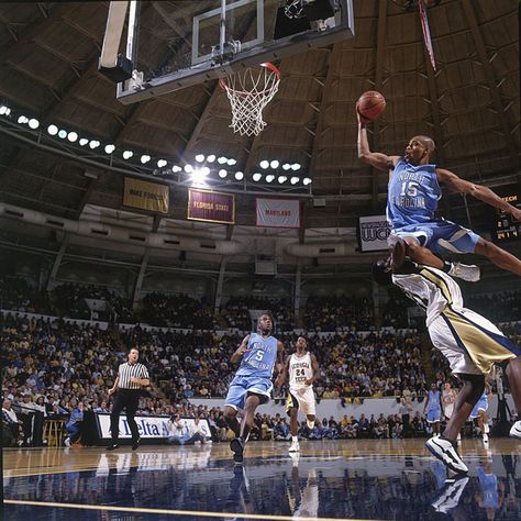 Image from… Best Dunks, Nba Photos, College Basketball Players, Tarheels Basketball, Vince Carter, Unc Basketball, Sports Clips, Shooting Guard, Nba Pictures