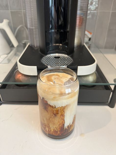 Nespresso Cold Brew, Nespresso Cold Brew Recipes, Nespresso Iced Leggero Recipe, Ice Coffee Nespresso, Nespresso Americano Recipe, Iced Coffee Recipe Nespresso, Keto Nespresso Recipes, Nespresso Coffee Ideas, Nespresso Chiaro Recipes