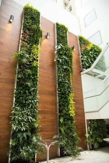 Vertical Garden Design Interiors, Vertical Garden Wall Design, Faux Grass Wall, Faux Green Wall, Grass Wall Decor, Wall Plants Indoor, Vertical Green Wall, Vertikal Garden, Artificial Vertical Garden