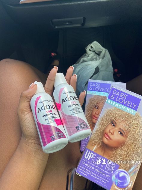 Light Skin Hair Dye Ideas, Pink Adore Hair Dye, Hairdye Ideas For Black Women, Hair Dye Combos, Honey Blonde And Pink Hair, Hair Color Ideas Pink, Cute Hair Color Ideas, Ways To Dye Your Hair, Hair Dye Products