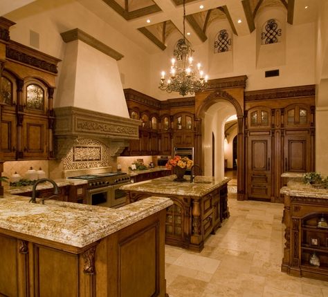 this kitchen Kitchen Traditional Design, Mansion Kitchen, Craftsman Kitchen, Dream Life House, Tuscan Kitchen, Tuscan House, Mediterranean Home, Dream House Rooms, Hus Inspiration