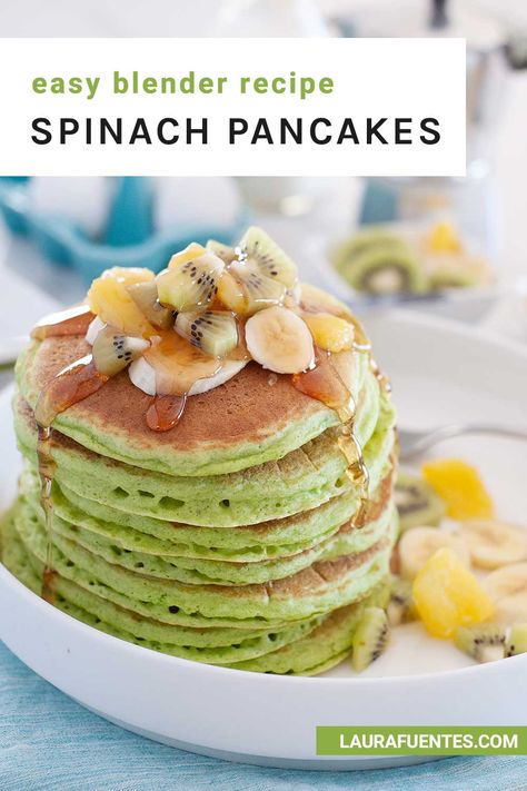 Veggie Pancakes, Matcha Pancakes, Green Pancakes, Spinach Pancakes, Pancake Calories, Pancake Toppings, Pancakes Healthy, Blender Recipes, Fluffy Pancakes