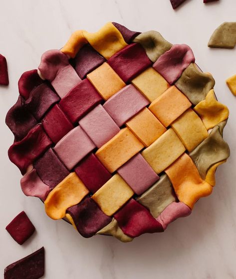 Pie Blueberry, Bakers Gonna Bake, Blueberry Pie, Classic Desserts, Cute Desserts, Naturally Dyed, Pretty Food, Pie Crust, Cute Food