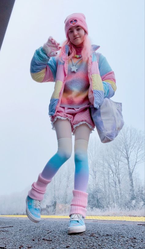 Japanese Harajuku Fashion Pastel, Harajuku Outfits Pastel, Kidcore Pastel Outfit, Pastel Japanese Fashion, Pastel Decora Fashion, Oshare Kei Fashion, Yume Kawaii Aesthetic Outfits, Decora Outfits Aesthetic, Fairykei Outfit