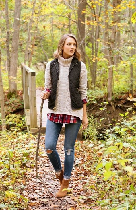 Spring Hiking Outfits, Trekking Outfit Women, Trekking Outfit, Cute Hiking Outfit, Pijamas Women, Hiking Outfits, Hiking Outfit Fall, Mountain Outfit, Hiking Outfit Women