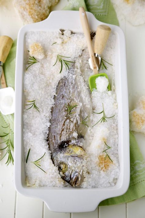 Salt-crusted baked whole fish – SheKnows Best Baked Fish, Salt Baked Fish, Baked Whole Fish, Flounder Fish Recipes, Whole Fish Recipes, Walleye Fish Recipes, Cod Fish Recipes, Tilapia Fish Recipes, Whole30 Fish Recipes