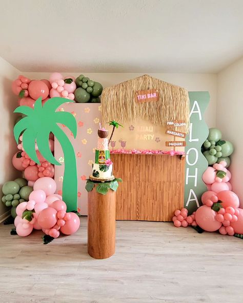 🌺Hawaiian Party🌺 Luau Party Hawaiian Balloon Decoration Balloon Backdrop Aloha Tiki Bar Hawaii Decoración Hawaiiana Baby Soft Playground Pastel Hawaiiano Torta Hawaiiana Hawaiian Cake Playa Playero Cumpleaños playero @ginoscakes @fullpartytx Hawaiian Birthday Decor, Tiki Bar Party Decorations, 1st Luau Birthday Party, Hawaiian Decorations Hawaii Theme, Hawaiian Backdrop Ideas, Hawaii Backdrop, Hawaii Birthday Party Ideas, Hawaiian Backdrop, Hawaii Theme Party