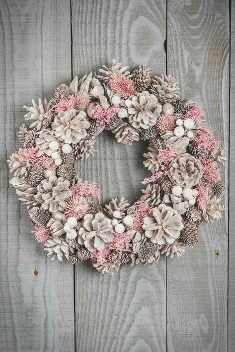 Pine Cone Flower Wreath, Painted Pinecones, Pine Cone Art, Pine Cone Decorations, Pinecone Wreath, Cones Crafts, Pine Cone Crafts, Deco Floral, Christmas Wreaths Diy