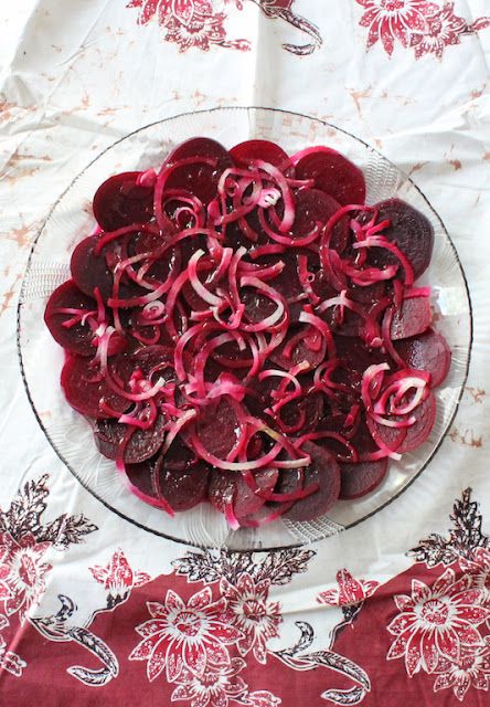 Food Lust People Love: Quick Pickled Beet Salad #FoodieExtravaganza Pickled Beets And Onions Recipe, Pickled Beet Salad, Cooked Beets, Mac Salad Recipe, Beet Salad Recipes, Quick Pickled, Fresh Beets, Gluten Free Sides Dishes, Beetroot Salad