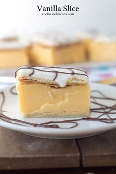 Vanilla Slice Australian Vanilla Slice, Vanilla Slices Recipes, Vanilla Slice Australian, Vanilla Custard Cream Squares, Custard Slice Recipe, Custard Slices, Australian Foods, Vanilla Slice Recipe, Vanilla Slice