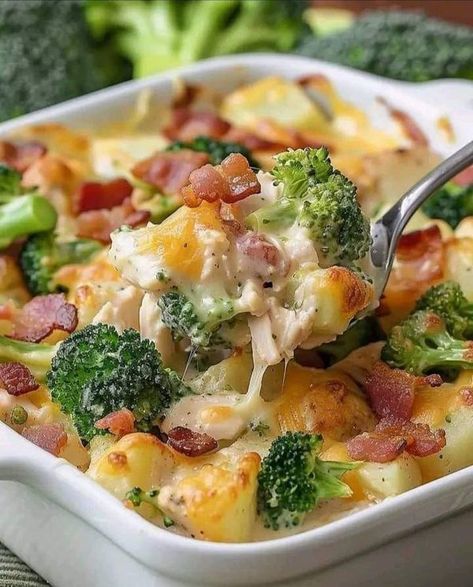 Baked Potato Chicken, Potatoe Recipes, Potato Chicken, Savoury Pies, Pasta Meals, Cheap Recipes, Chicken Ideas, Roasted Chicken Thighs, Chicken Broccoli Casserole