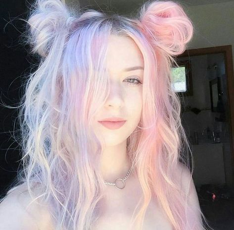 Half Purple and Half Pink Hair Color; Wavy Wig Fete Emo, Pastel Pink Hair, Hair Color Pastel, Short Hair Color, Pastel Hair, Dye My Hair, Hair Dye Colors, Hair Inspo Color, Cool Hair Color