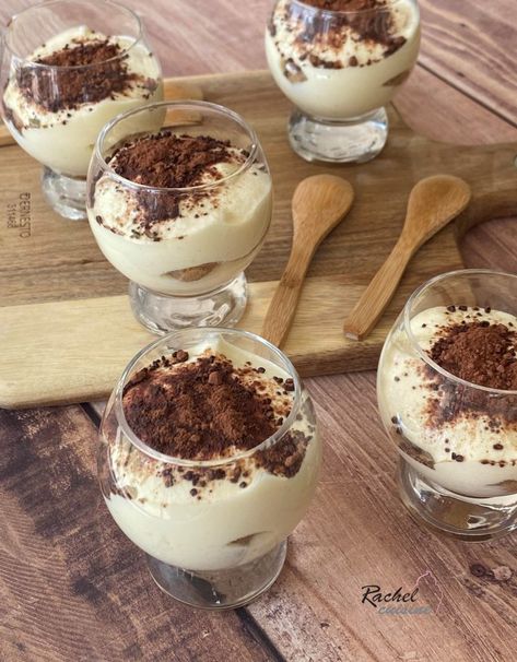 Tiramisu léger au skyr Skyr Recipe, Low Calorie Sweets, Whey Recipes, Dessert Leger, Epic Facts, Fast Desserts, Postre Keto, Ww Desserts, Light Desserts