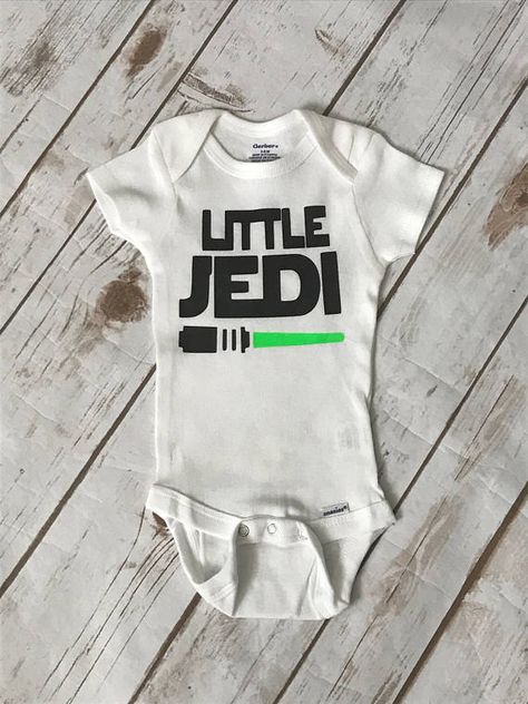 Little Jedi Shirt Daddys Little Jedi Onesie Bodysuit Baby Shower Gift Funny Geek Nerd Cute Sci Fi Fun Light Saber Onesie Star Wars Bodysuit **This shirt is perfect for any star wars fans. *listing includes: -Onesie in size of choice -Little Jedi and light saber. Colors can also be Baby Jedi, Star Wars Onesie, Nerd Baby, Star Wars Baby Shower, Geek Baby, Cricut Baby, Baby Boy Room Nursery, Star Wars Baby, Baby Boy Rooms