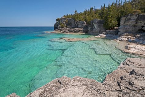 A Guide to Lakes in Michigan | Lake Michigan, Lake Erie, Torch Lake & More | VacationRenter Blog Lake Huron Michigan, Great Lakes Shipwrecks, Bruce Peninsula National Park, Michigan Lake, Torch Lake, Michigan Beaches, Michigan Vacations, Travel Facts, Lake Trip