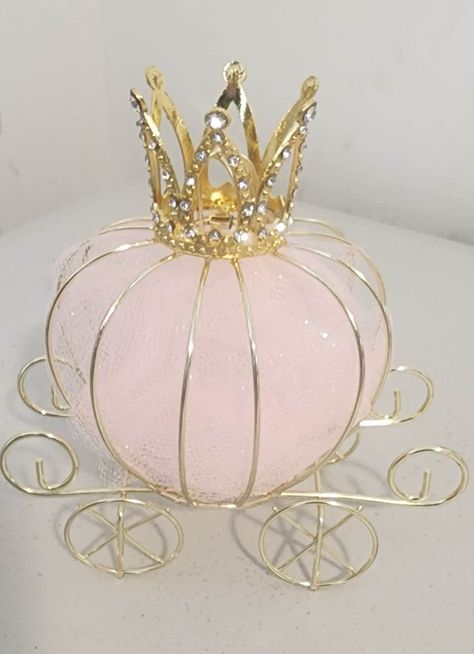 Princess Birthday Centerpieces, Carriage Centerpiece, Glam Pumpkins, Princess Centerpieces, Princess Favors, Sweet 15 Party Ideas Quinceanera, Baby Shower Princess Theme, Quinceanera Centerpieces, Disney Princess Babies