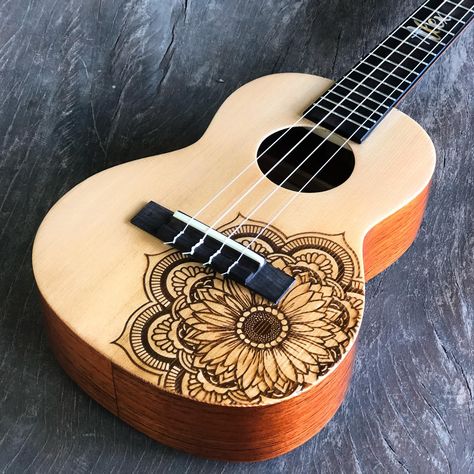 Mandala Art On Guitar, Painting On A Guitar, Guitar Mandala Art, Guitar Design Ideas, Mandala Guitar, Guitar Art Diy, Customized Guitar, Pearl Name, Acoustic Guitar Art