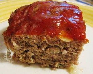 I don't know about you, but I absolutely hate meatloaf. I always have. It tastes like someone threw everything they had in the fridge and mixed it into something that resembles dog food. I tasked myself with coming up with a recipe that wouldn't make me gag and what I came up with turned out to be one of my families most favorite meals of all time. Homemade Meatloaf Seasoning, Homemade Meatloaf, Classic Meatloaf Recipe, Classic Meatloaf, Good Meatloaf Recipe, Best Meatloaf, Recipes Fall, Loaf Recipes, Meatloaf Recipe