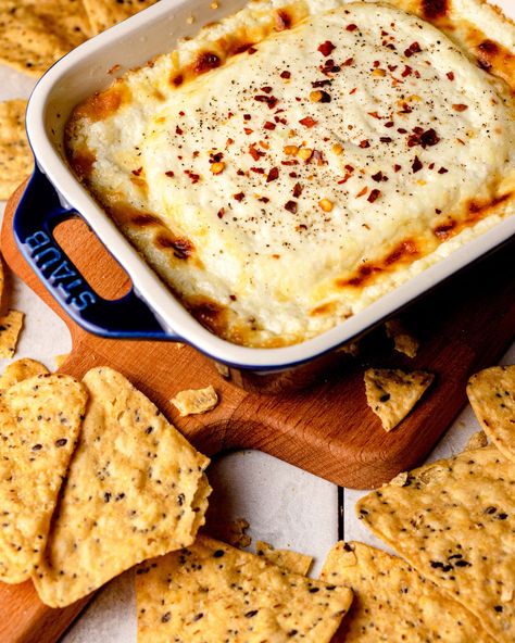 Warm Goat Cheese Dip, Goat Cheese Fondue, Cheesy Meals, Baked Goat Cheese Dip, Baked Cheese Dip, Cheese Chip Dip, Goat Cheese Spread, Roasting Garlic In Oven, Goat Cheese Dip