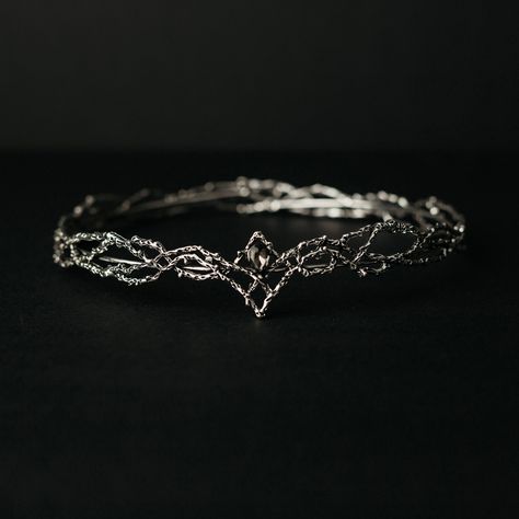 Silver Circlet Tiara, Silver Circlet Crown Male, Gold Forehead Crown, Silver King Crown, Silver Crown Men, Sarah Fantasy Crown, Cool Crowns, Crowns Princesses, Black And Silver Crown