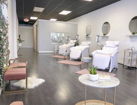 🌸Dreams don’t have an experation date 🌸 ⠀⠀⠀⠀⠀⠀⠀⠀⠀⠀⠀⠀ 🌸Lash Room Decor By @confettiglamofficial ⠀⠀⠀⠀⠀⠀⠀⠀⠀⠀⠀⠀ 🌸Grey Flooring adds rustic feel… Lash Salon Layout, Salon Layout, Salon Remodel, Lash Academy, Wax Studio, Studio Floor Plans, Lash Bar, Lash Room Decor, Esthetics Room