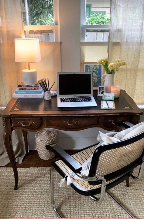 Room Decor Study Table, Table Design Study, Design Study Room, Study Desk Bedroom, Dark Study, Interior Mid Century Modern, Nancy Myers Homes, California Interiors, French Country Traditional