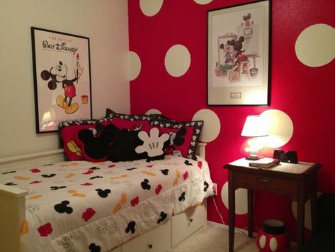 Habitaciones de Mickey Mouse Minnie Mouse Bedroom Decor, Mickey Mouse Wall Decor, Princess Theme Bedroom, Mickey Room, Disney Princess Bedroom, Mickey Mouse Bathroom, Minnie Mouse Bedroom, Mickey Mouse Room, Mickey Mouse Bedroom