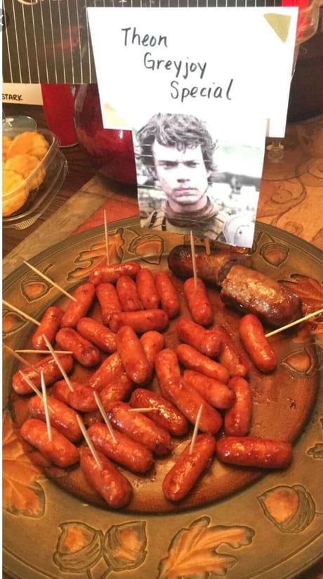 Movie Meals, Game Of Thrones Food, Deco Gamer, Game Of Thrones Birthday, Game Of Thrones Cake, Game Of Thrones Premiere, Movie Food, Game Of Thrones Theme, Theon Greyjoy