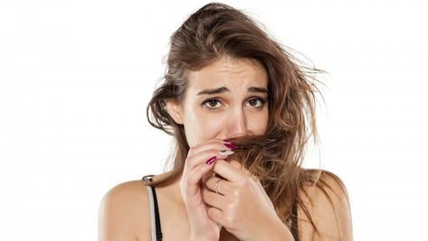 While many people in the United States now wash their hair on a near-daily basis, there are others who've joined the "No Poo" movement and given up shampoo entirely. Is that a good idea? Well, here's what could happen when you give up on washing your hair. Unwashed Hairstyles, Greasy Hair Remedies, Smelly Scalp, Hairstyles For Dirty Hair, Smelly Hair, Onion Juice For Hair, Oily Roots, Washing Your Hair, Second Day Hairstyles