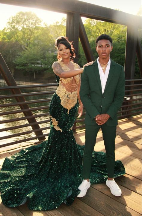 Posion Ivy Prom Dress, Gold And Emerald Dresses, Cute Different Prom Dresses, Uniqie Prom Dresses, 2023 Prom Dresses Black Women, Enchanted Garden Prom Dress Ideas, Green And Gold Prom Dress Black Women, Money Green Prom Dress, Green And Gold Dress Prom