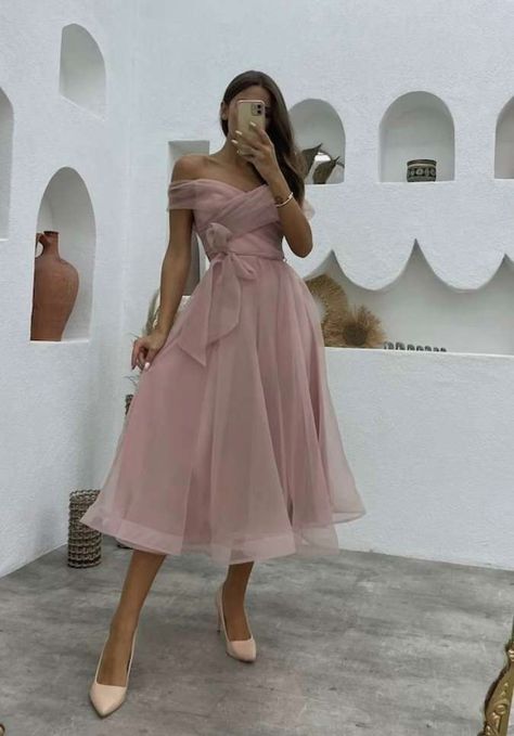 Off Shoulder Tulle Bridesmaid Dress, Corset Tulle Dress Midi, Tulle Graduation Dress, Dusty Pink Dress Outfit Wedding Guest, Dusty Rose Wedding Guest Dress, Puffy Bridesmaid Dresses, Pink Tulle Bridesmaid Dress, Modern Wedding Guest Dress, Midi Bridesmaid Dress Weddings