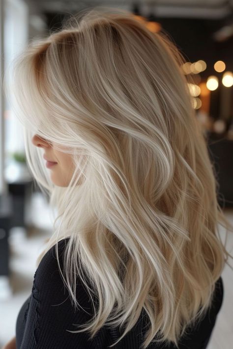 Summer Blonde Hair, Blonde Locks, Caramel Blonde, Light Blonde Hair, Coloring Ideas, Blonde Hair Inspiration, Winter Hair Color, Winter Hair, Hair Skin Nails