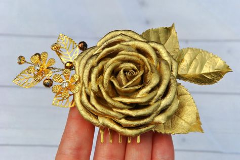 gold rose hair piece Wedding Hair Clips Side, Rose Hair Piece, Wedding Flower Comb, Leaf Hair Piece, Gold Bridal Hair Comb, Fall Wedding Hairstyles, Rose Hair Clip, Flower Hair Pieces, Gold Hair Clips