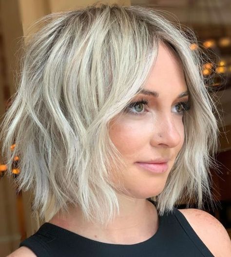 Platinum Bob with Shaggy Texture Short Shaggy Bob, Haircuts 2022, Shaggy Bob Hairstyles, Shaggy Bob Haircut, Κούρεμα Bob, Square Face Hairstyles, Layered Bob Short, Bob Hairstyles For Thick, Medium Layered Hair