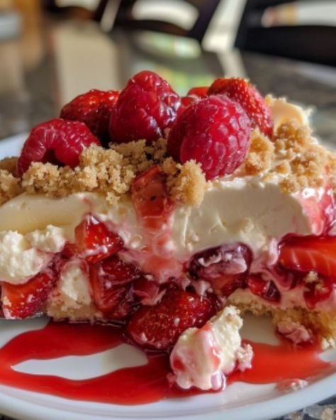 Heavenly Strawberry Cheesecake Dump Cake Delight – Easy Family Recipes Strawberry Cheesecake Recipe Easy, Strawberry Cheesecake Dump, Strawberry Cheesecake Dump Cake, Cheesecake Dump Cake, Pie Filling Desserts, Strawberry Dump Cake, Strawberry Cheesecake Bars, Strawberry Cheesecake Recipe, Strawberry Pie Filling