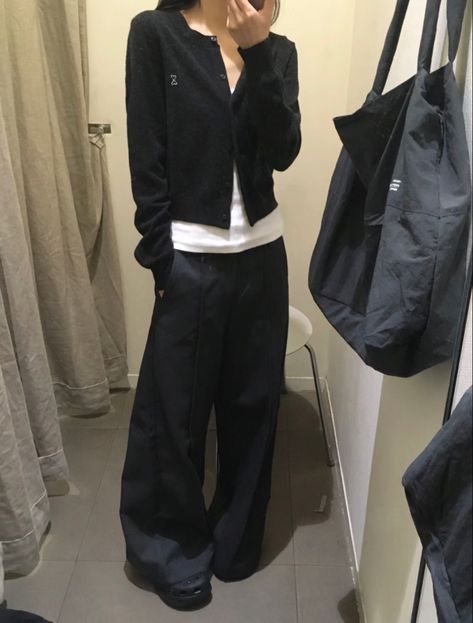 Vietnamese Fashion Street, K Drama Outfits Womens Fashion, Patchwork Pants, 여름 스타일, Uni Outfits, Ootd Inspo, Gambar Figur, Autumn 2024, The Crow