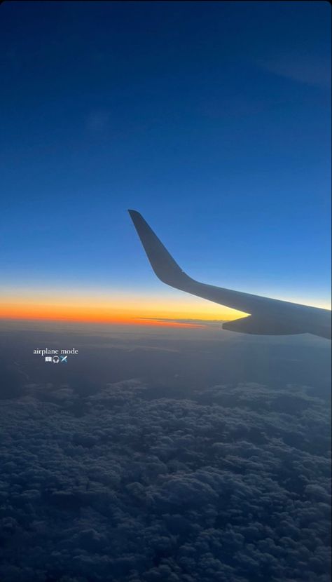 Ig Airport Stories, Travel Plane Photography, Flying Story Instagram, Airport Aesthetic Quotes, Songs For Flight Story, Duty Free Aesthetic, Airplane Stories Instagram, Plane Stories Instagram, Instagram Story Ideas Airplane