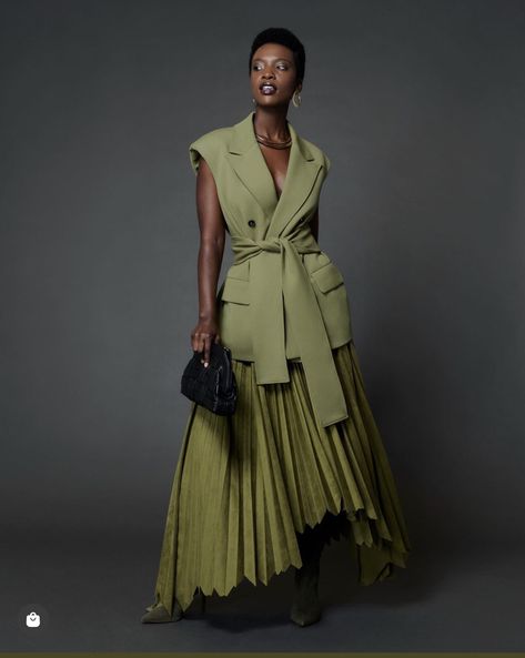 Women Suits Wedding, Woman Suit Fashion, Bcbg Max Azria, Max Azria, Sleeveless Jacket, Fabulous Dresses, Tailored Jacket, Fall 2022, New Classic