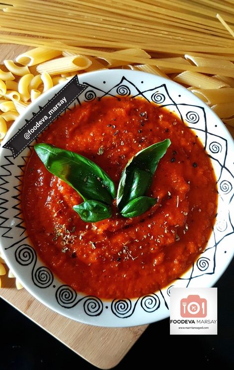 Neapolitan Pasta Sauce, Napoletana Sauce, Best Homemade Pasta, Napolitana Sauce, Halaal Recipes, Creamy Horseradish Sauce, Pizza Flavors, Homemade Salsa, Homemade Pasta