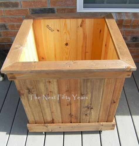 DIY Tongue and Groove Planter Box on Casters Cedar Wood Projects, Log Planter, Diy Planter Box, Wooden Planter, Wood Scraps, Wood Logs, Wooden Planters, Planter Box, Diy Planters