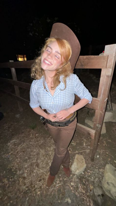 Cowgirl Halloween, Cowboy Costume, Celebrity Halloween Costumes, Cowgirl Costume, Fantasias Halloween, Jane Fonda, Strawberry Blonde, Halloween Disfraces, Extended Play