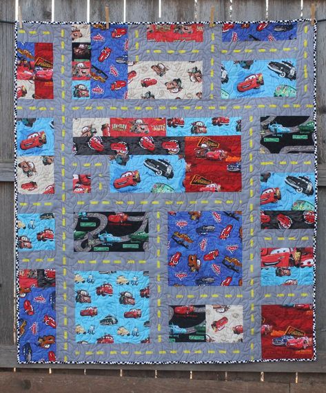 Boy Bed Quilt, Hot Wheels Quilt Pattern, Scrap Quilt Ideas Leftover Fabric, Car Quilt Block Pattern Free, Car Quilts For Boys, Quilts For Boys Ideas, Car Quilt Pattern, Hot Wheels Quilt, Race Car Quilt