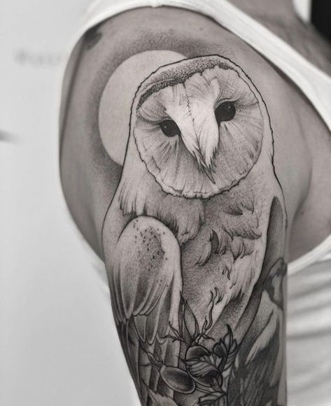 Tattoo Mom Daughter, Snow Owl Tattoo, Barn Owl Drawing, Barn Owl Tattoo, Tattoo Birds, Owl Tat, Tattoo Mom, Mom Daughter Tattoos, Owl Feather