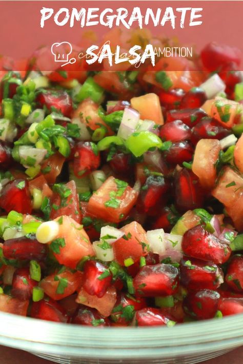 pomegranate salsa Side Dish With Fish, Appetizer Fruit, Pomegranate Salsa, Sweet Salsa, Side Dishes For Fish, Salsa Salad, Christmas Colours, Simple Vinaigrette, Its Christmas