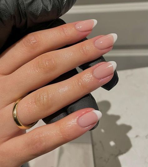 Natural Acrylic Nails Almond French Tip, Natural Fake Nails Almond, Natural Almond French Tip Nails, Clean Nails Almond, Rubber Nails, Uñas Aesthetic, French Manicure Almond, Natural French Tip, Healthy Natural Nails Aesthetic