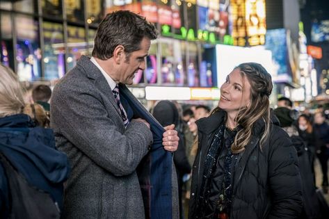 Here Comes Yet Another Huge Reveal on  Younger https://www.elle.com/culture/movies-tv/a21285060/younger-season-5-episode-2-teaser/ Younger Tv Series, Peter Hermann, Sutton Foster, 5 Image, Here Comes, Tv Series, Movie Tv, Trailer, Talk Show