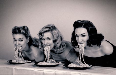 Pinup spaghetti eating contest   Vintage. Pinup. Black and white. Kath biss. Tanya vaudeville. Lily monroe. Frank lam photography Woman Eating Spaghetti, Spaghetti Photoshoot, September Photos, Eating Spaghetti, Photoshoot Vintage, Rockabilly Girl, Vintage Photoshoot, Portrait Gallery, Vintage Pinup