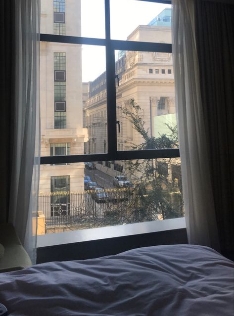 Uk Bedroom Aesthetic, London Hotel Room View Night, Germany Hotel Room, London Hotel Room Aesthetic, London Room Aesthetic, London View From Window, Nice Hotel Rooms, Hotel Window View, Hotel Bedroom Aesthetic