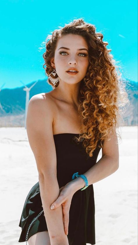 Sofie Dossi, Glamour Dress, Beauty Advice, Wedding Fashion, Pretty Eyes, Dresses Wedding, Redheads, Beauty Women, Cool Girl