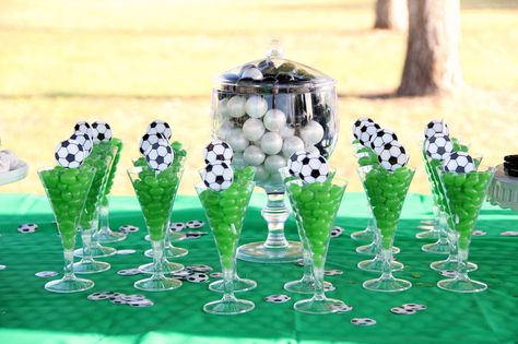 Soccer Party Food, Soccer Centerpieces, Soccer Baby Showers, Soccer Banquet, Soccer Theme Parties, Teenager Party, Soccer Baby, Soccer Birthday Parties, Soccer Theme